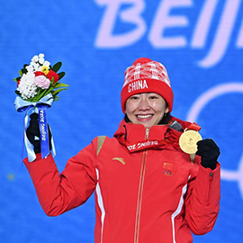 徐梦桃：为梦想坚持 拼出冬奥冠军“在赛场上，我不是一个人在战斗，背后是整个中国体育，其中有非常多优秀的党员，他们给了我很大支持。”徐梦桃说。